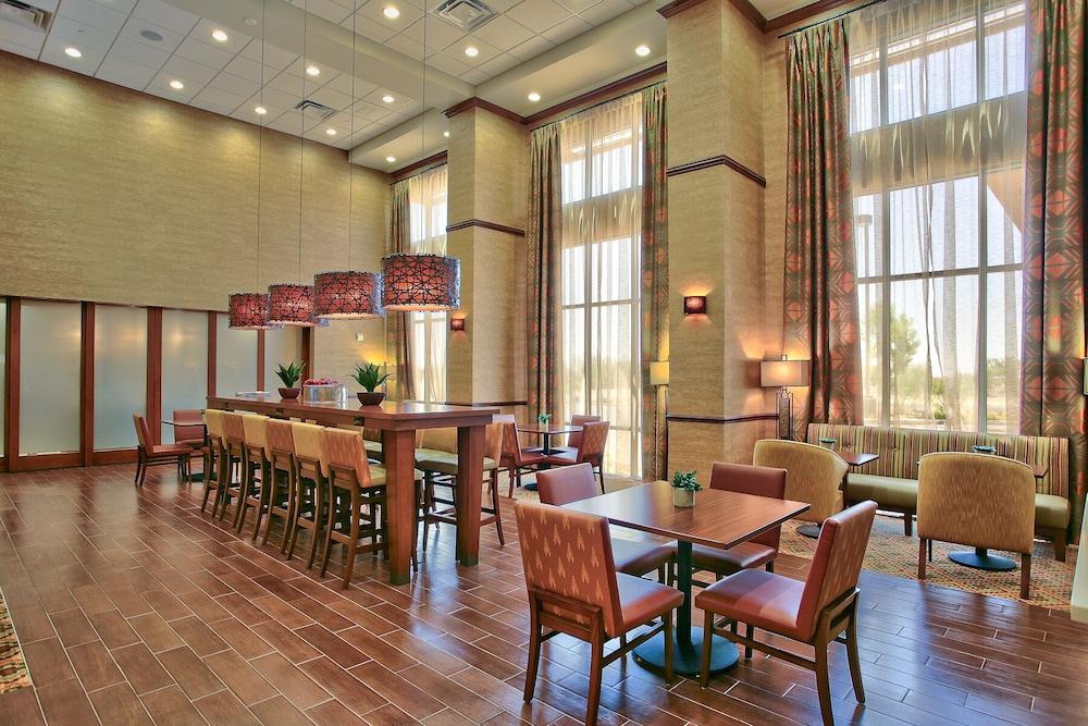 Hampton Inn & Suites Scottsdale At Talking Stick Bagian luar foto