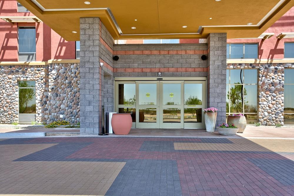 Hampton Inn & Suites Scottsdale At Talking Stick Bagian luar foto