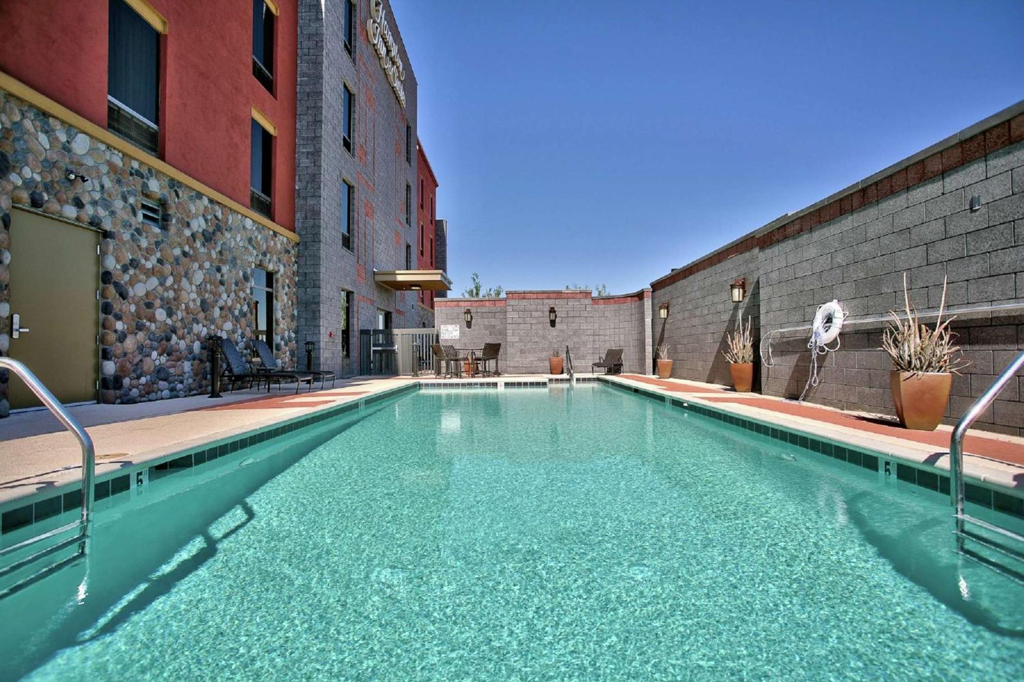 Hampton Inn & Suites Scottsdale At Talking Stick Bagian luar foto