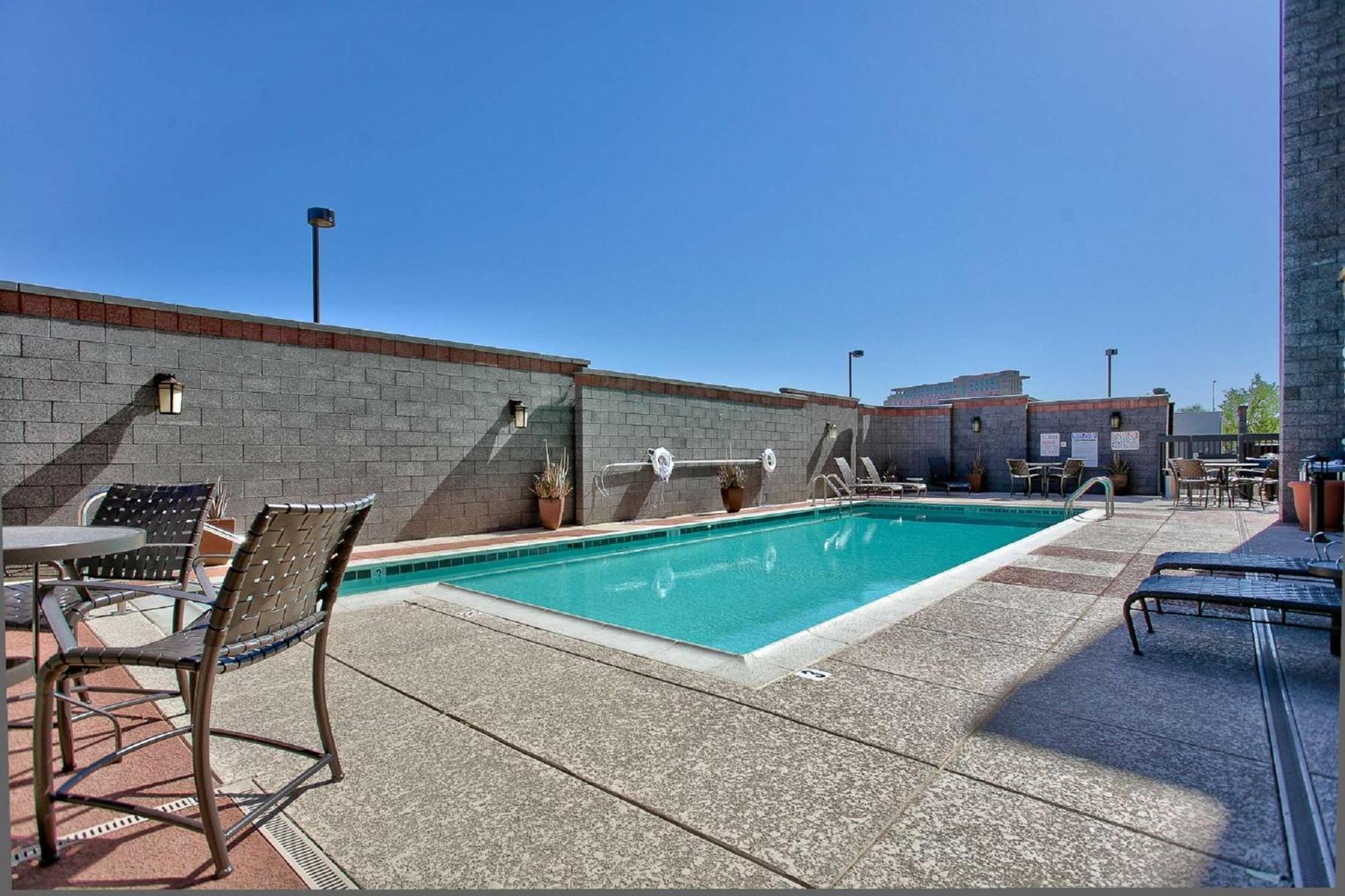 Hampton Inn & Suites Scottsdale At Talking Stick Bagian luar foto